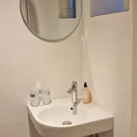 Mornag Ag בית הארחה 3*